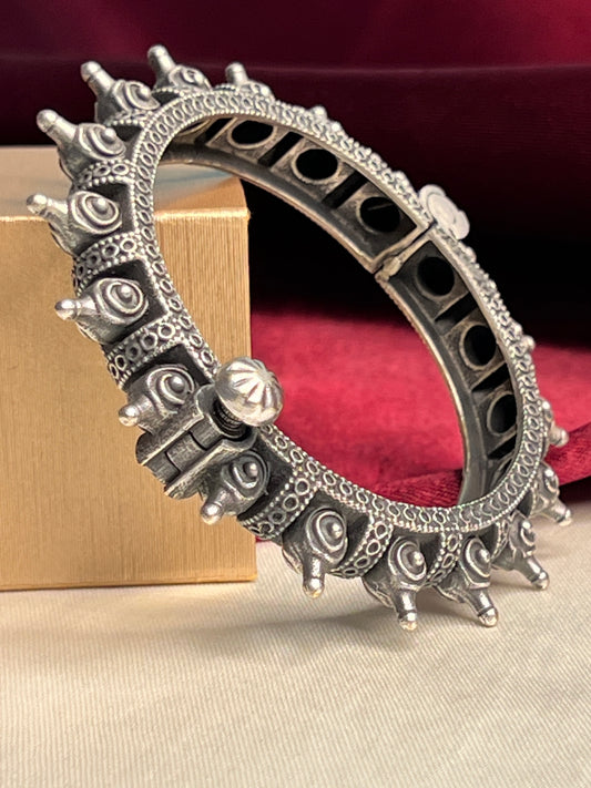 Me19 Oxidized Silver Replica Screw Bangle | Antique Spiked Design | Traditional Jewellery Made in India